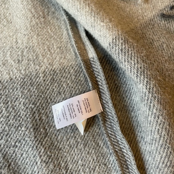 Vineyard Vines Long Gray Wool Fringe Vest, XXS - Picture 2 of 4